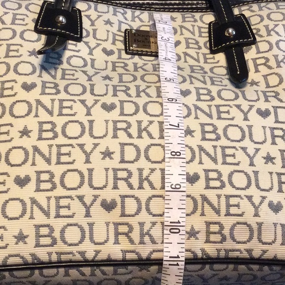 Dooney and Bourke large cream and black shoulder bag for women - Picture 10 of 12